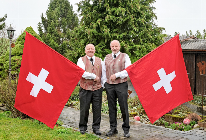 Aus gesundheitlichen Gründen tritt Christian Schwarz (rechts) heute nur noch im Duett mit seinem Bruder Walter auf.
Bild zvg