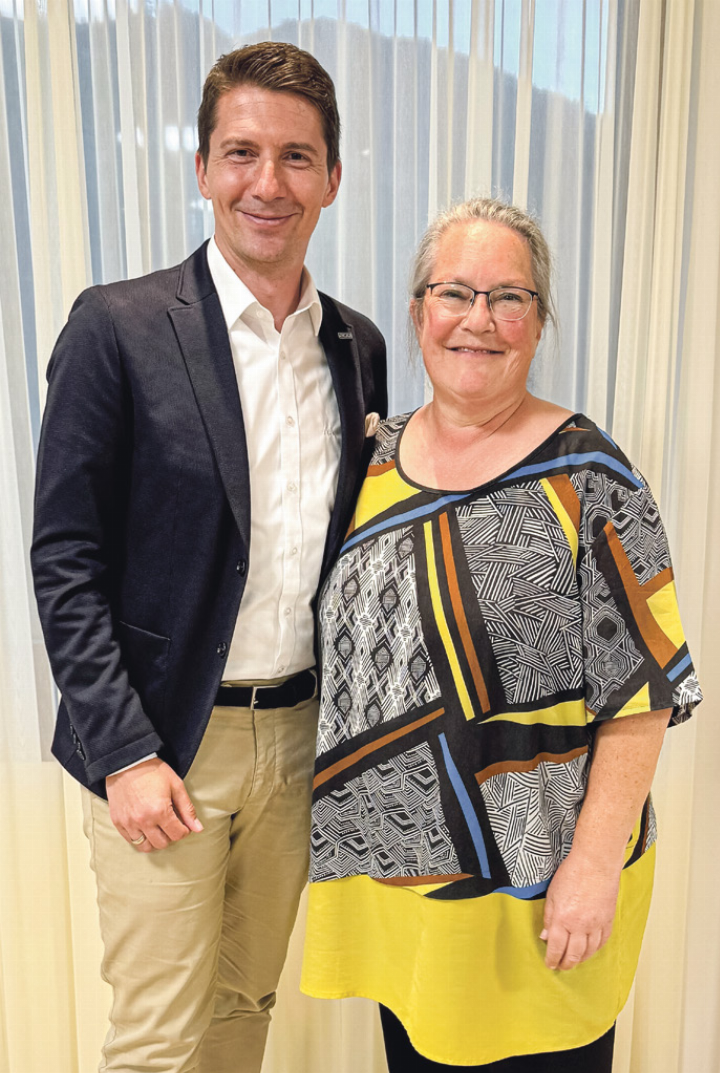Präsident Andreas Aerni mit Felicitas Rudin, die nach 
zehn Jahren den Vorstand verlässt.
Bild zvg
