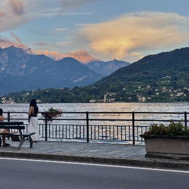 Wunderbare Abendstimmung am Lago di Como in Tremezzo, ins Bild gesetzt von Eugen Schwarz aus Oberdorf. 