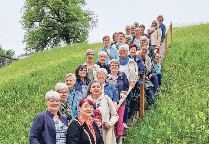 In Reih und Glied: der Frauenverein Zunzgen
Bild zvg