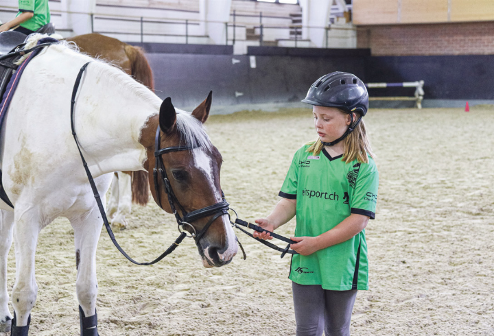 Auf das Zusammenspiel von Reiterin und Pferd wird im Camp besonders Acht gegeben.
Bild Lea Wieser