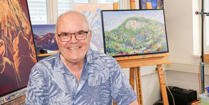 Fredy Schaffner in seinem Atelier vor seinem neuesten Werk, der Sissacher Fluh.
Bilder Heiner Oberer Fredy Schaffner in seinem Atelier vor seinem neuesten Werk, der Sissacher Fluh.
Bilder Heiner Oberer