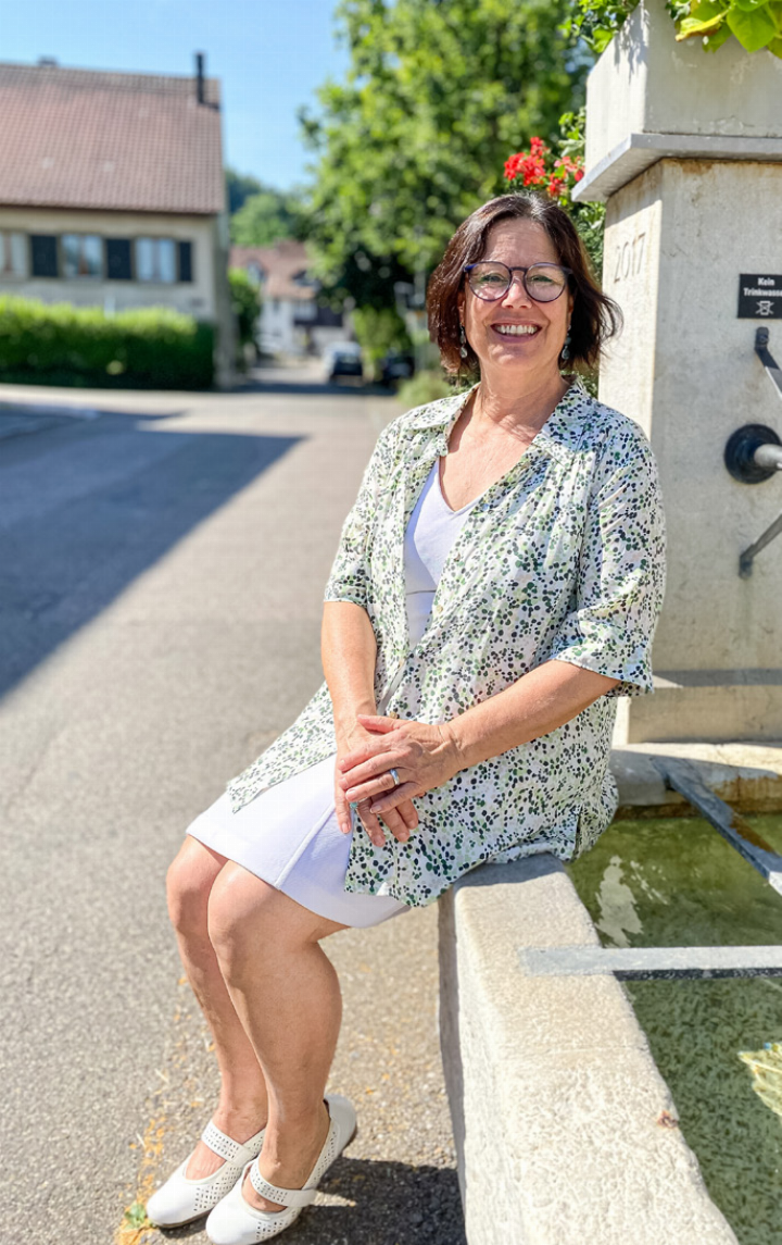 Cécile Schmidt Bur hebt die Gemeinschaft als wichtige Eigenschaft eines Dorfes hervor.
Bild Willi Wenger