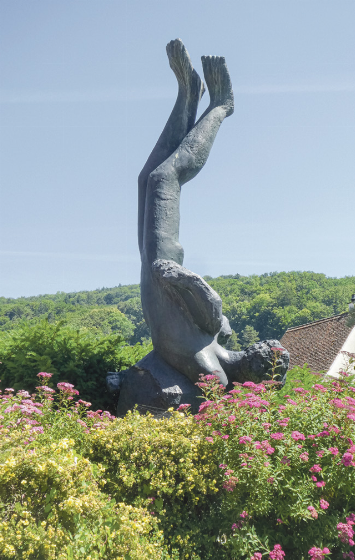 Die Bronzeskulptur «Ikarus» gehört zu den Werken 
Jakob Probsts, die in Reigoldswil zu entdecken sind.
Bild zvg / Dominik Wunderlin