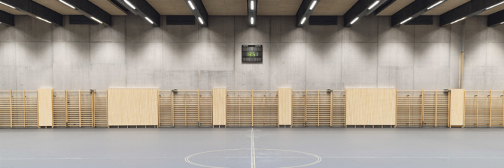 Das Herz des Neubaus, die Sporthalle, befi ndet sich unter dem Boden. Bilder zvg