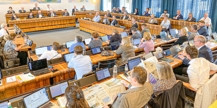 Im Landratssaal sollen in Zukunft 13 Frauen mehr sitzen, um die Geschlechterverhältnisse auszugleichen. Bild Archiv vs Im Landratssaal sollen in Zukunft 13 Frauen mehr sitzen, um die Geschlechterverhältnisse auszugleichen. Bild Archiv vs