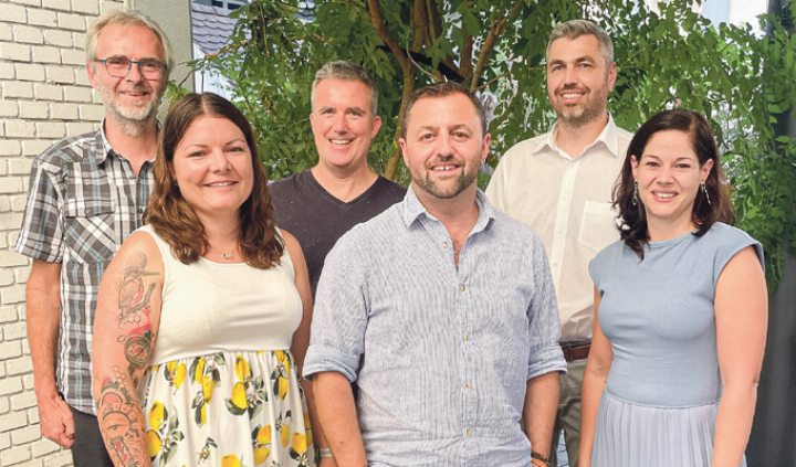 Dieter Stebler, Svenja Pichler, Michael Amsler, Nicholas J. Arthur, Stefan Gafner und Sandra Jenni (von links) von der FDP Sissach und Umgebung stellen sich für den Landrat zur Wahl.
Bild zvg