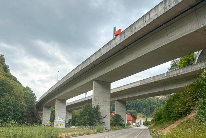Diese Autobahnüberfahrt sorgt bei den Eptingerinnen und Eptingern für Unmut: Der Gemeinderat sucht Lösungen gegen die Lärmbelästigung. Bild asch. Diese Autobahnüberfahrt sorgt bei den Eptingerinnen und Eptingern für Unmut: Der Gemeinderat sucht Lösungen gegen die Lärmbelästigung. Bild asch.