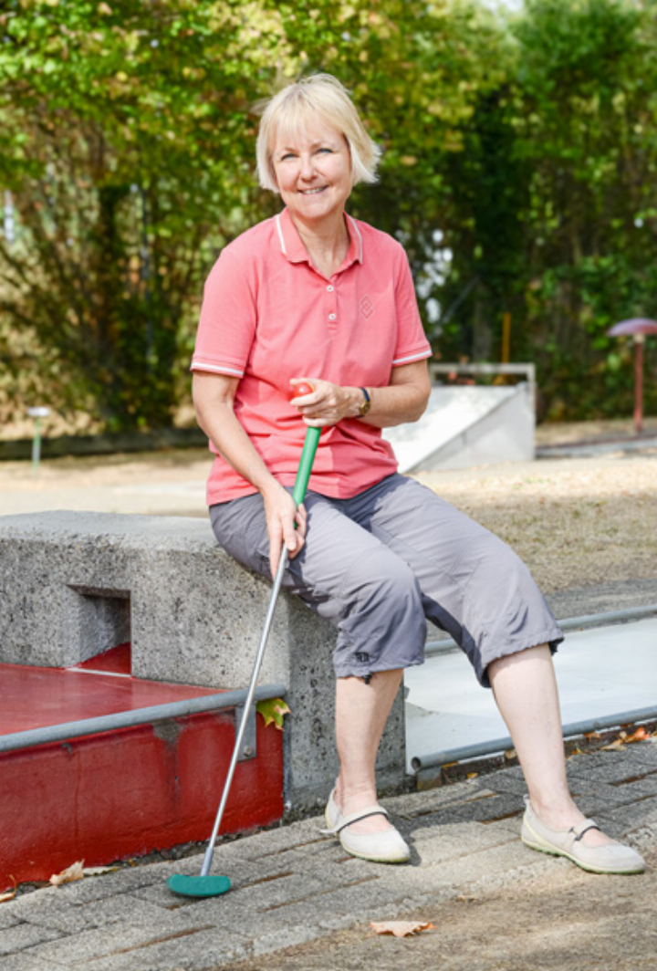 Sie kann es noch: Miranda Graf auf dem Minigolfplatz Ergolz. Bild ch. Sie kann es noch: Miranda Graf auf dem Minigolfplatz Ergolz. Bild ch.