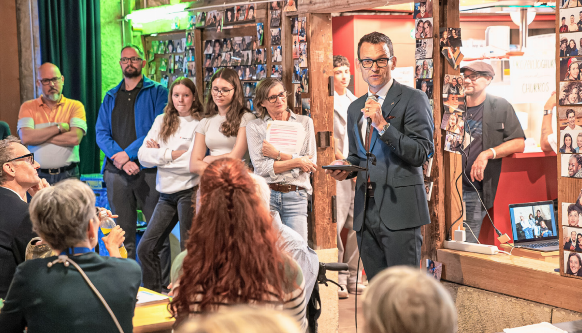Hoher Besuch zum Geburtstag - Das Bild wird blockiert. – Möglicherweise durch einen aktiven Adblocker.