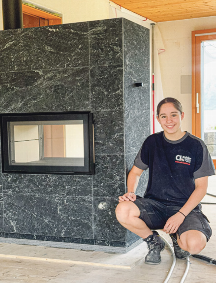 Naira hat ihre Ausbildung zur Ofenbauerin begonnen. Bild zvg