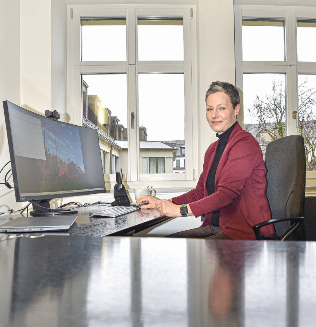 Daten, Fakten und komplexe Zusammenhänge gehören für Corinne Hügli zum Arbeitsalltag.
Bild zvg Daten, Fakten und komplexe Zusammenhänge gehören für Corinne Hügli zum Arbeitsalltag.
Bild zvg