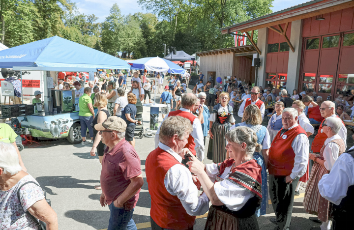 Gute Stimmung am Ebenraintag – der Anlass verbindet die breite Bevölkerung mit der Landwirtschaft. Bild zvg Gute Stimmung am Ebenraintag – der Anlass verbindet die breite Bevölkerung mit der Landwirtschaft. Bild zvg