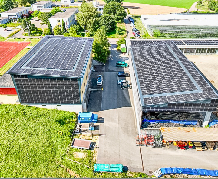 Der Regierungsrat will den Ausbau erneuerbarer Energien beschleunigen: von Solar- (Bild Arxhof, ) und Windenergie bis zu Wasserkraft, Geothermie und Biomasse.
Bild zvg /BUD Baselland Der Regierungsrat will den Ausbau erneuerbarer Energien beschleunigen: von Solar- (Bild Arxhof, ) und Windenergie bis zu Wasserkraft, Geothermie und Biomasse.
Bild zvg /BUD Baselland