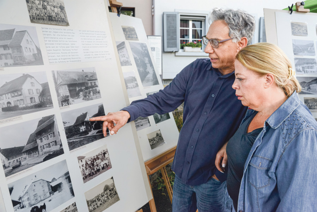 «Wäisch no…?»: Historische Fotos beim Gemeindehaus. «Wäisch no…?»: Historische Fotos beim Gemeindehaus.