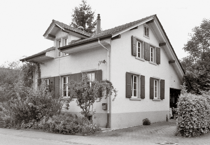 Das abgebrochene Wohnhaus von 1910 und das Neubauprojekt. Bild zvg / Denkmalpflege Baselland, Visualisierung zvg Das abgebrochene Wohnhaus von 1910 und das Neubauprojekt. Bild zvg / Denkmalpflege Baselland, Visualisierung zvg