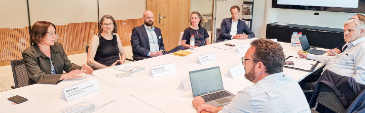 Fachleute aus Bund, Kanton und Energiewirtschaft diskutierten über die Stromversorgung im Winter. Bild Jo Krebs Fachleute aus Bund, Kanton und Energiewirtschaft diskutierten über die Stromversorgung im Winter. Bild Jo Krebs