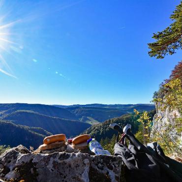 Für Franz Schweizer aus Bretzwil gehört ein guter Klöpfer zu jeder schönen Wanderung dazu.