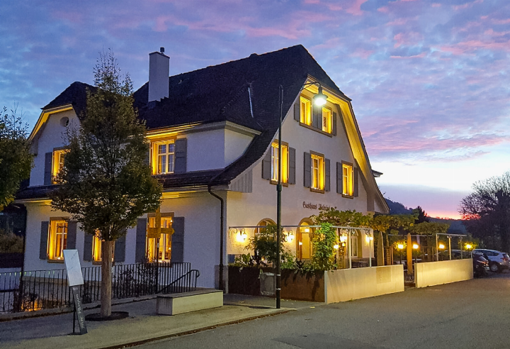 Das Restaurant «Bahnhof» in Gelterkinden bietet eine gemütliche Atmosphäre. Bild zvg