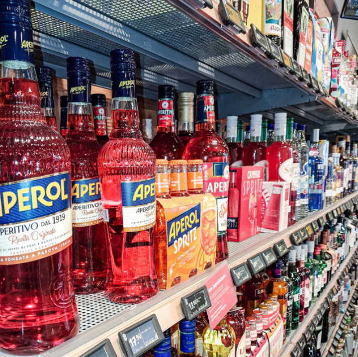 Laut dem Verband Sucht Schweiz haben mehr als 15 Prozent der Schweizer Bevölkerung ab 15 Jahren einen «risikoreichen Alkoholkonsum». Bild je.