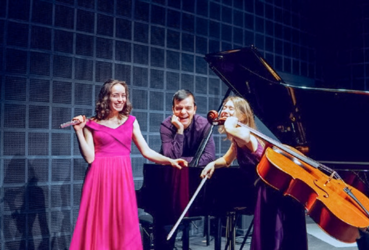 Das Trio Tori verbindet in seinem Programm «Ausflug» klassische Kammermusik mit Jazz und skandinavischer Volksmusik.
Bild zvg