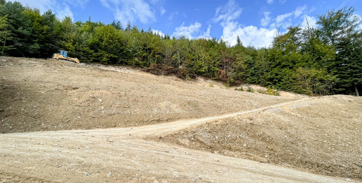 Aufgrund reger Bautätigkeit bleibt der Bedarf an Deponieraum sowohl für unverschmutzen Aushuf als auch für mineralische Bauabfälle hoch.
Bild Archiv vs Aufgrund reger Bautätigkeit bleibt der Bedarf an Deponieraum sowohl für unverschmutzen Aushuf als auch für mineralische Bauabfälle hoch.
Bild Archiv vs