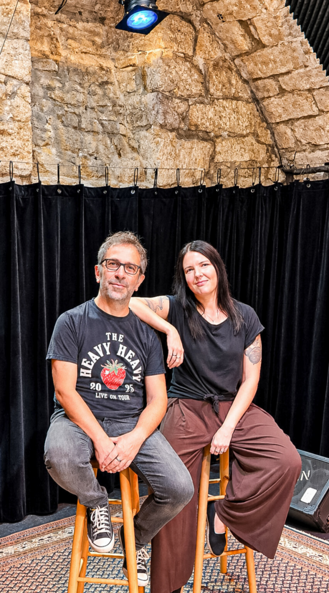 Oliver Schaub (verantwortlich für die Technik) und Sarah Schmid (zuständig für das Booking der Bands) im Keller des «KiK». Bild Iris Bösiger Oliver Schaub (verantwortlich für die Technik) und Sarah Schmid (zuständig für das Booking der Bands) im Keller des «KiK». Bild Iris Bösiger
