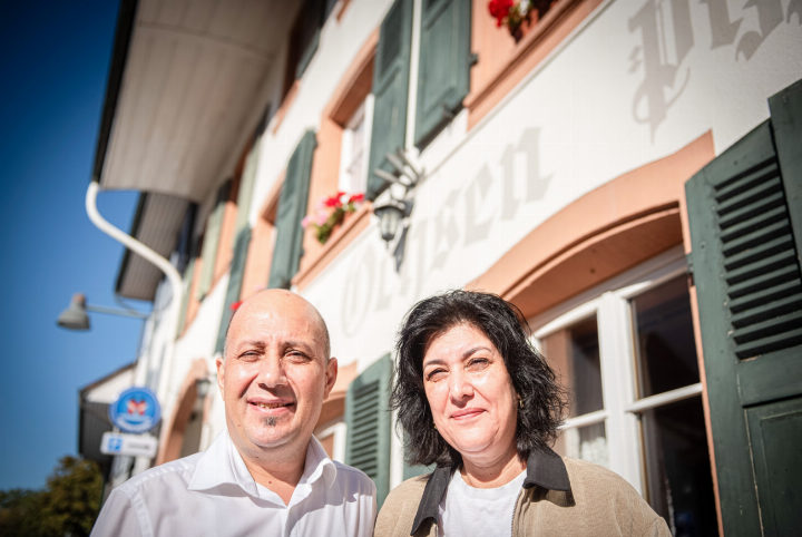Kennen sich im Gastgewerbe aus: das Ehepaar Kemal und Nülüfer Görgülü. Bild Peter Sennhauser