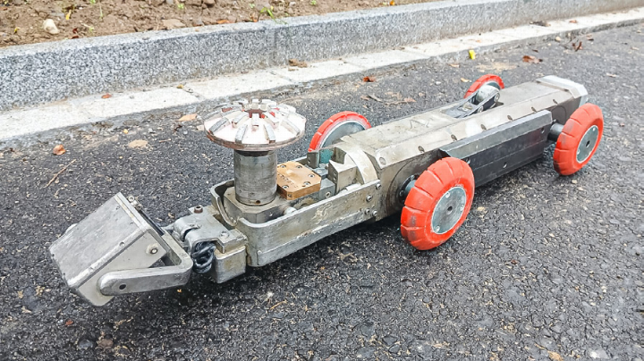 Ein Fräs- und Spachtelroboter, der bei den Arbeiten zum Einsatz kommt. Bild zvg Ein Fräs- und Spachtelroboter, der bei den Arbeiten zum Einsatz kommt. Bild zvg