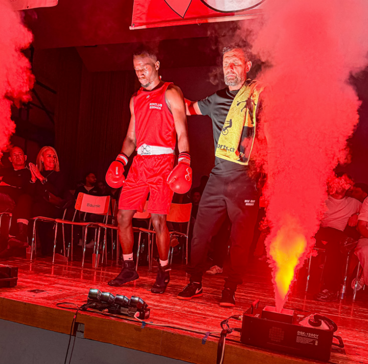 Die Begegnung Omar Badjie gegen Efe Yilmaz wurde von den Delegierten als bester Kampf des Abends ausgezeichnet.
Bild Lukas Müller