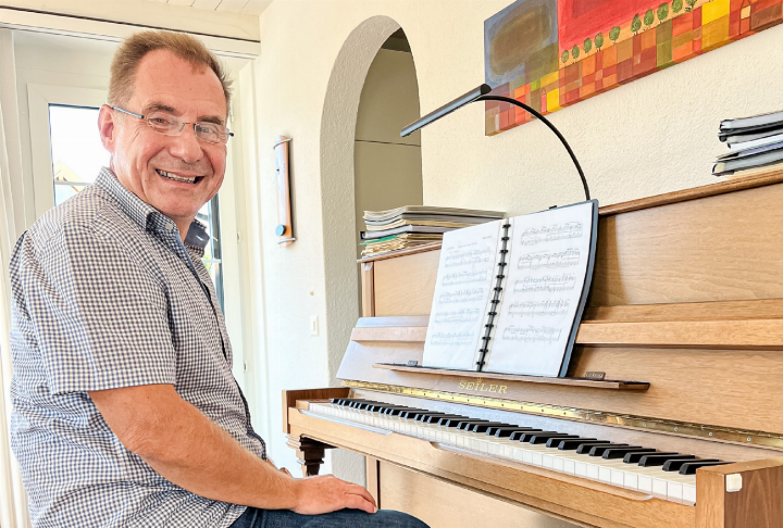 Im Haus der Imhofs war klar: Die Kinder mussten ein Instrument lernen. Aus der Pflicht wurde für Stephan Imhof rasch eine Leidenschaft, die nun schon fast 60 Jahre anhält.      Bild Brigitte Keller