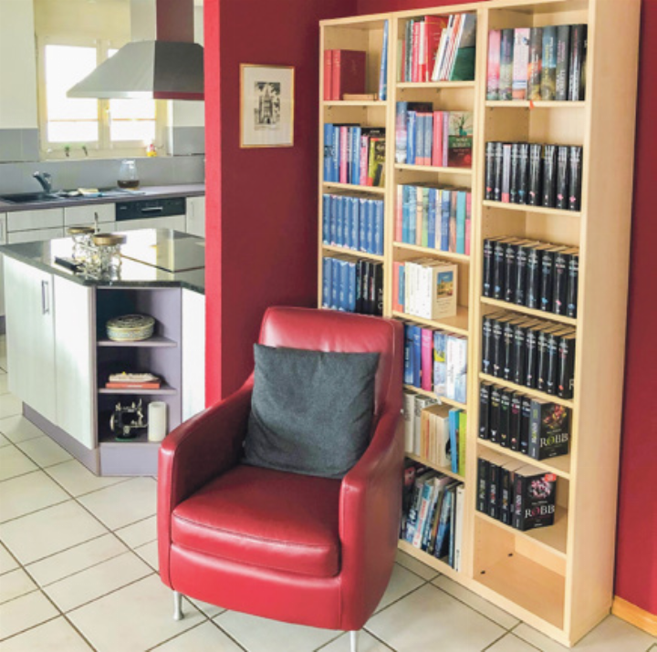 Einladende, frisch gestrichene Ecke in Rot in Kaiseraugst.      Bild zvg