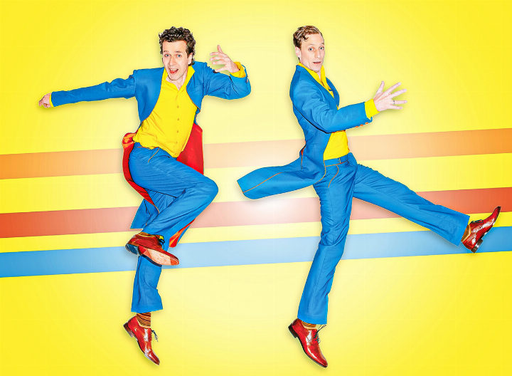 «Les Papillons» zeigen mit ihrem Programm «Prisma» ein szenisches Konzert, das Musik mit Humor und Theater verbindet. Bild zvg