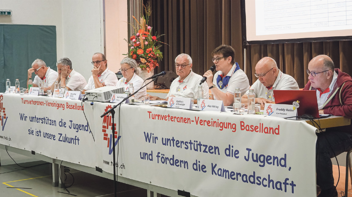 Präsident Kurt Althaus (Vierter von rechts) kündete seinen Rücktritt an, Freddy Keller (ganz rechts) wäre bereit, zu übernehmen.
Bild Markus Graf