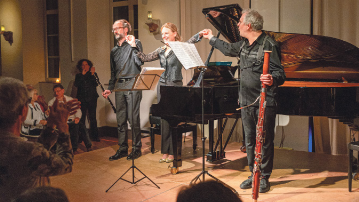 Giovanni De Angeli, Paola De Piante Vicin und 
Sergio Azzolini (von links) beim Konzert in der Oberen Fabrik.
Bild Ernst Rudin