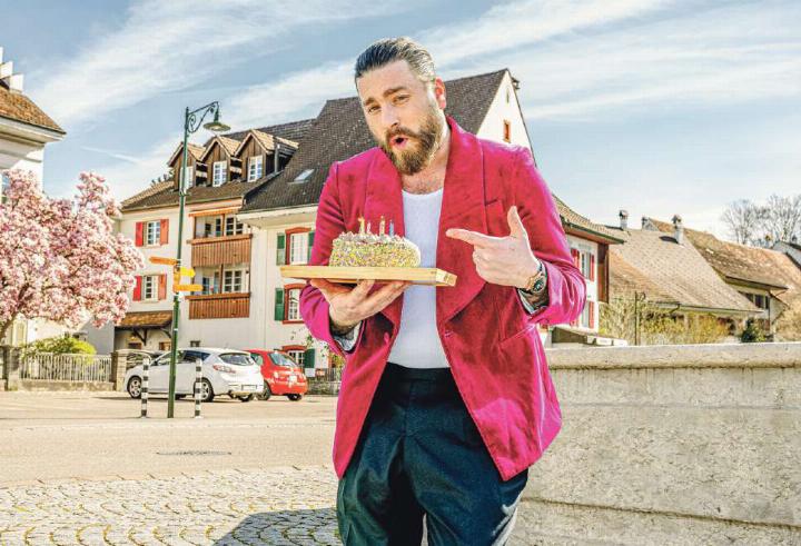 Baschi feiert daheim