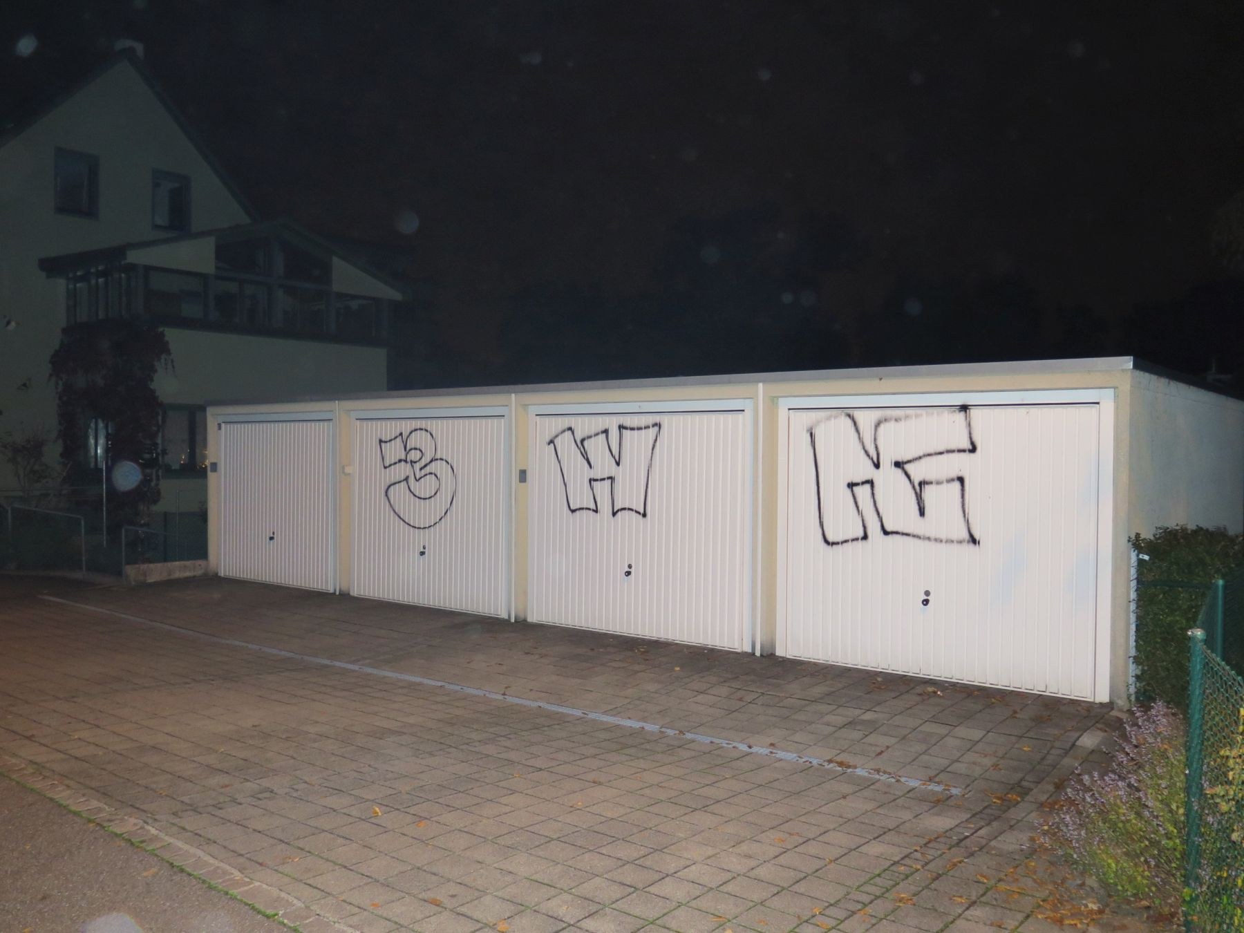 Sprayer richten Schaden von mehreren Tausend Franken an - Das Bild wird blockiert. – Möglicherweise durch einen aktiven Adblocker.