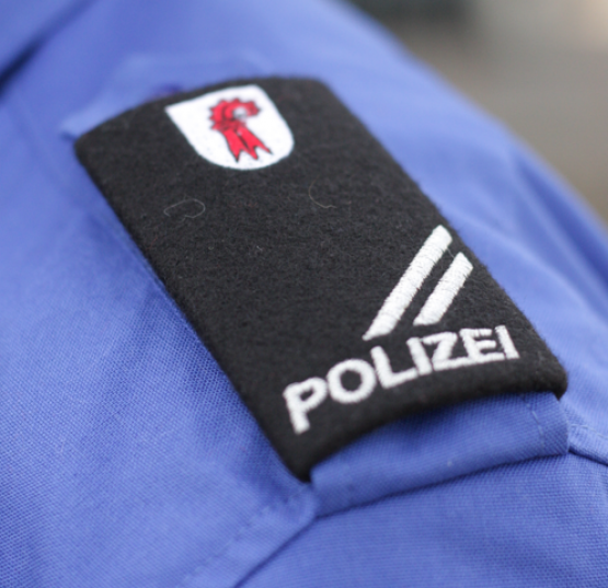 Alkoholisierter Motorradlenker bei Kollision mit Tram verletzt - Das Bild wird blockiert. – Möglicherweise durch einen aktiven Adblocker.
