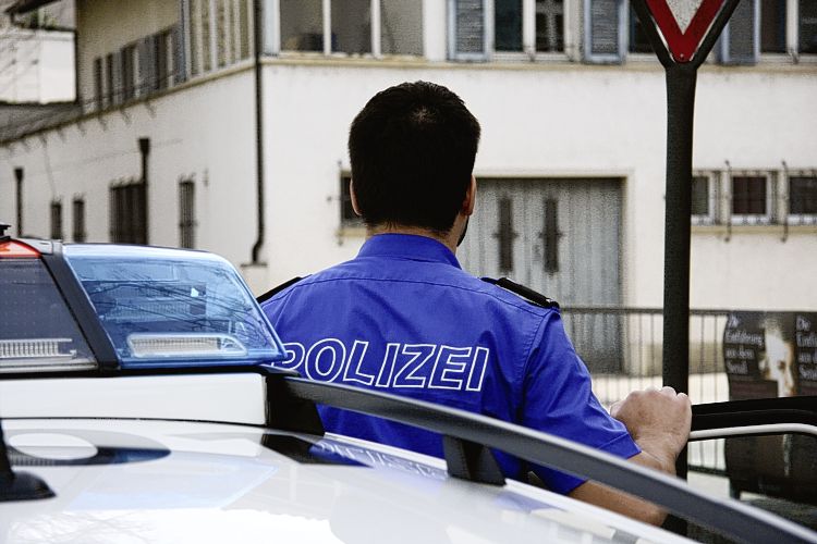 Baselbieter Polizei prüft Schliessung von mehreren Polizeiposten - Das Bild wird blockiert. – Möglicherweise durch einen aktiven Adblocker.