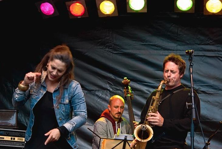 Fetziger Jazz uf em Strich - Das Bild wird blockiert. – Möglicherweise durch einen aktiven Adblocker.