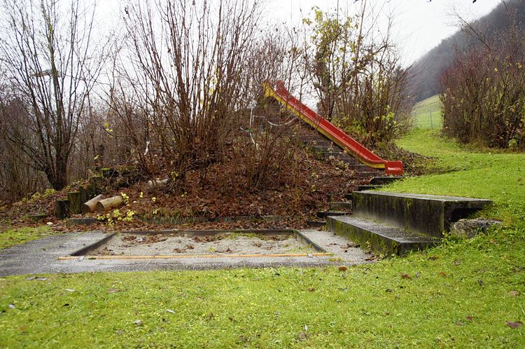 Neuer Spielplatz und Traktor genehmigt - Das Bild wird blockiert. – Möglicherweise durch einen aktiven Adblocker.