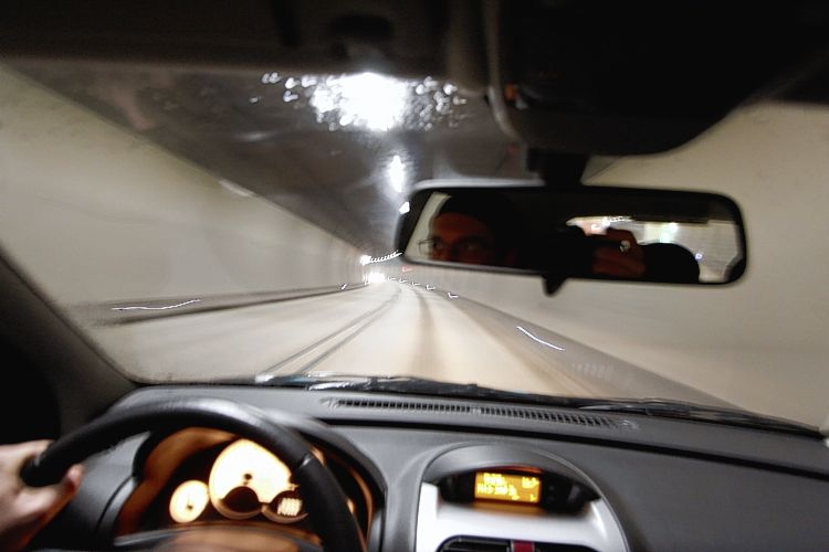 Tempo 60 im Chienbergtunnel - Das Bild wird blockiert. – Möglicherweise durch einen aktiven Adblocker.