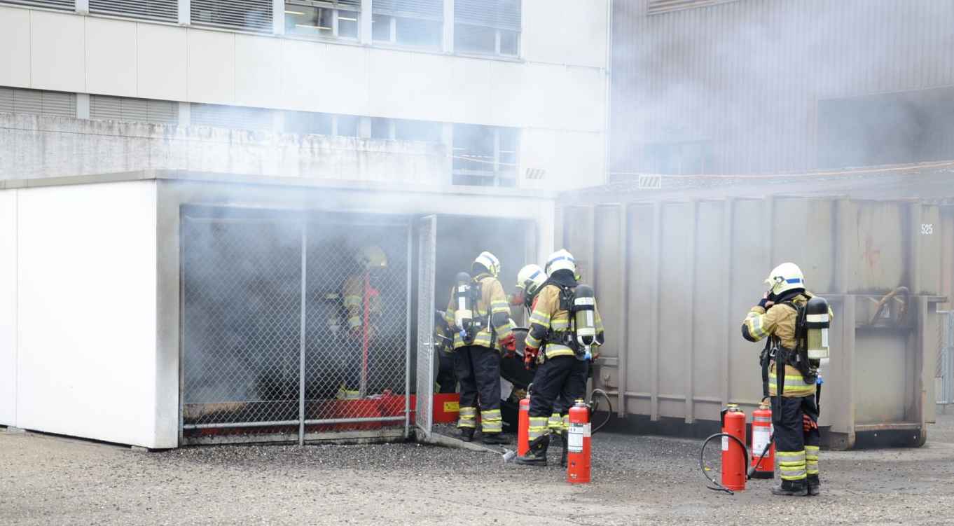 Brand bei Batterien-Fabrik endete glimpflich - Das Bild wird blockiert. – Möglicherweise durch einen aktiven Adblocker.