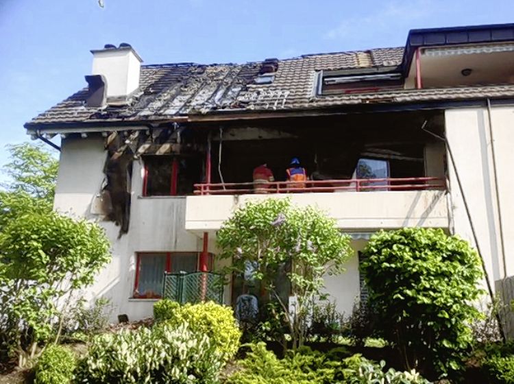 Todesopfer bei Wohnungsbrand in Reinach - Das Bild wird blockiert. – Möglicherweise durch einen aktiven Adblocker.