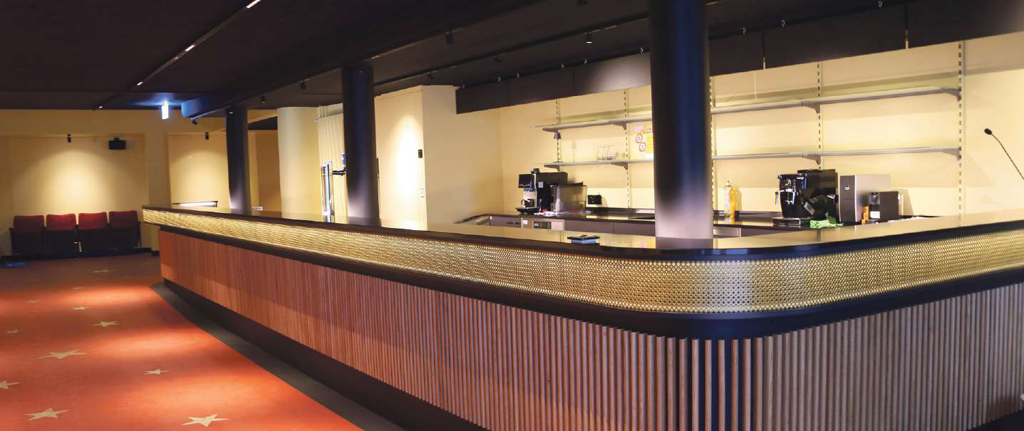 Die neue Bar im Foyer ist ein Schmuckstück des sanierten Kulturzentrums Marabu im Herzen von Gelterkinden. Bilder Severin Furter und zvg