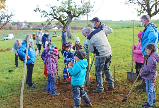 Für jedes Kind ein Apfelbaum