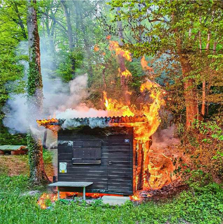 Jagdhütte ging in Flammen auf