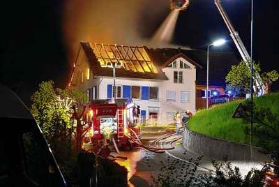 Brand zerstört Einfamilienhaus - Das Bild wird blockiert. – Möglicherweise durch einen aktiven Adblocker.