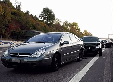 Auffahrkollision sorgt für Rückstau - Das Bild wird blockiert. – Möglicherweise durch einen aktiven Adblocker.
