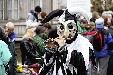 Neben Guggenmusik auch traditionelle Fasnachtstöne - Das Bild wird blockiert. – Möglicherweise durch einen aktiven Adblocker.